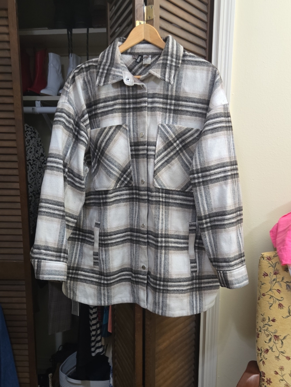 DIVIDED Plaid Jean-Style Jacket in Cream and Gray